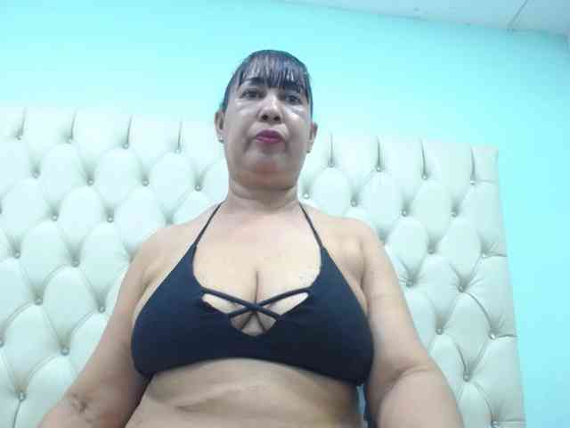 MilfPleasure1 webcam