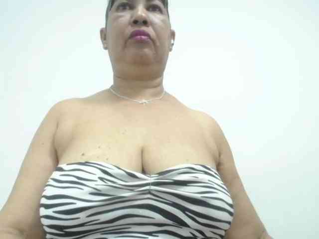 MilfPleasure1 webcam