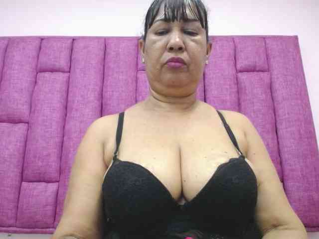 MilfPleasure1 webcam