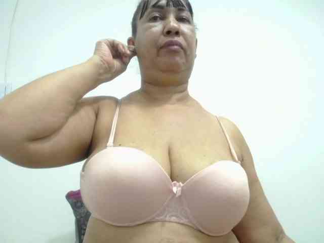 MilfPleasure1 webcam