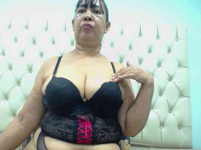 MilfPleasure1 webcam