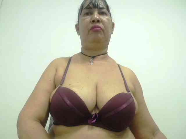 MilfPleasure1 webcam