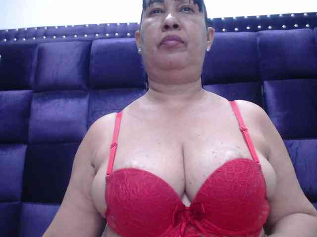 MilfPleasure1 webcam