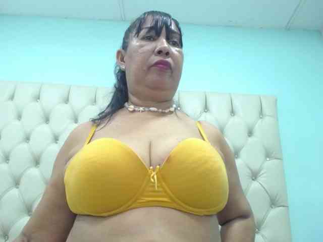 MilfPleasure1 webcam