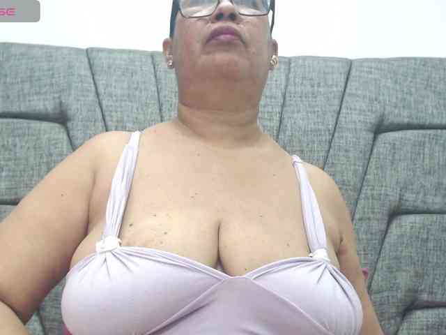 MilfPleasure1 webcam