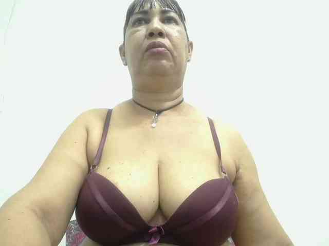 MilfPleasure1 webcam