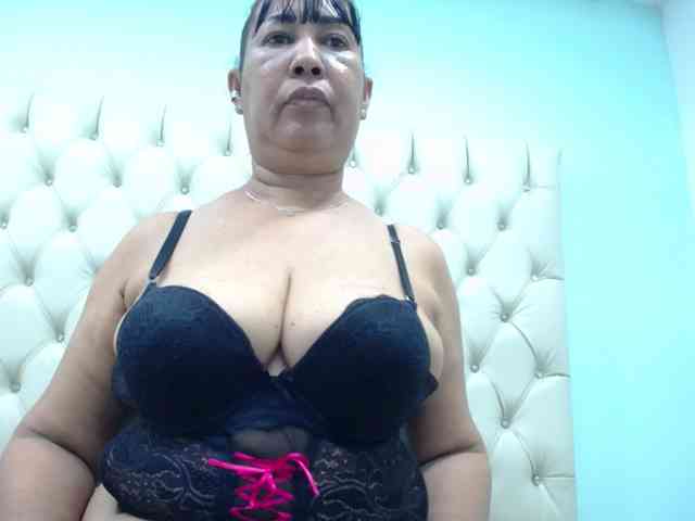 MilfPleasure1 webcam