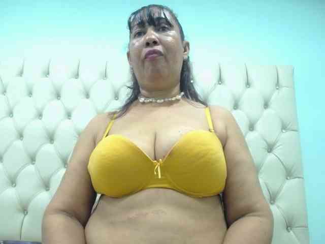 MilfPleasure1 webcam