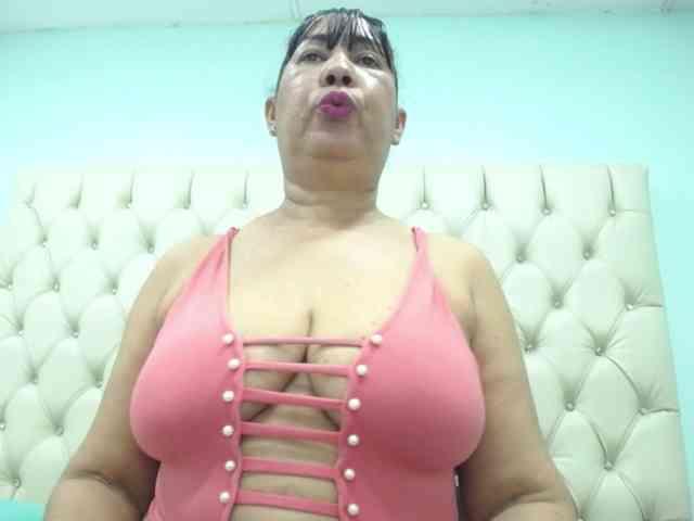 MilfPleasure1 webcam