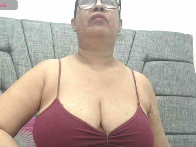 MilfPleasure1 webcam