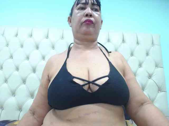 MilfPleasure1 webcam