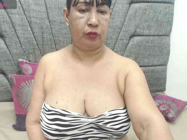 MilfPleasure1 webcam