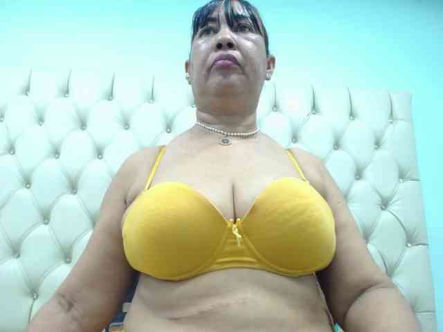 MilfPleasure1 webcam