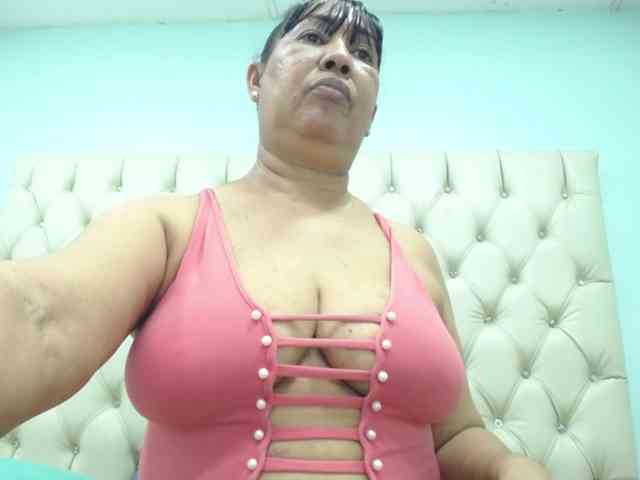MilfPleasure1 webcam