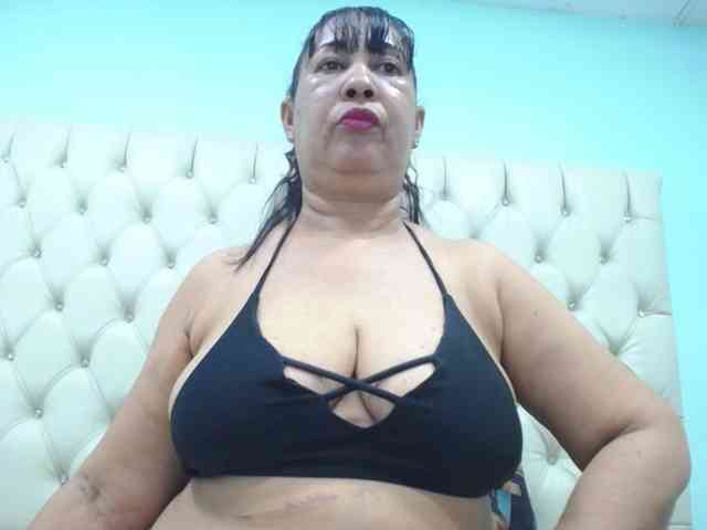 MilfPleasure1 webcam