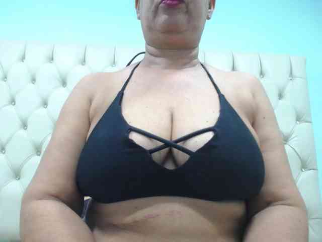 MilfPleasure1 webcam