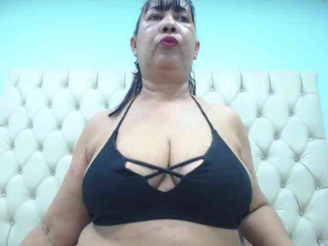 MilfPleasure1 webcam