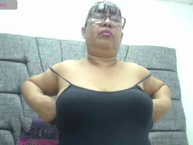 MilfPleasure1 webcam