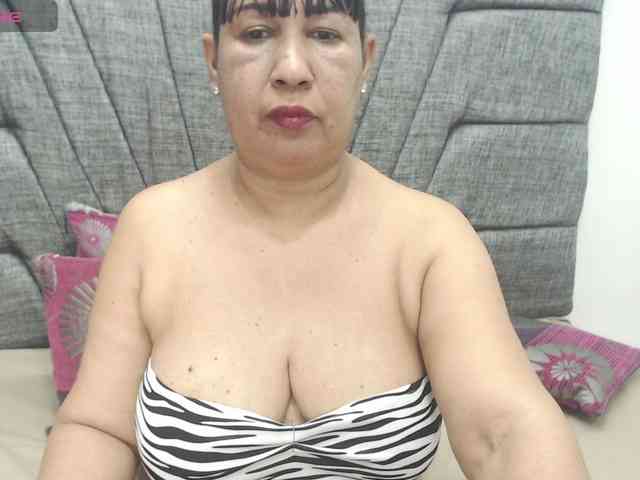 MilfPleasure1 webcam