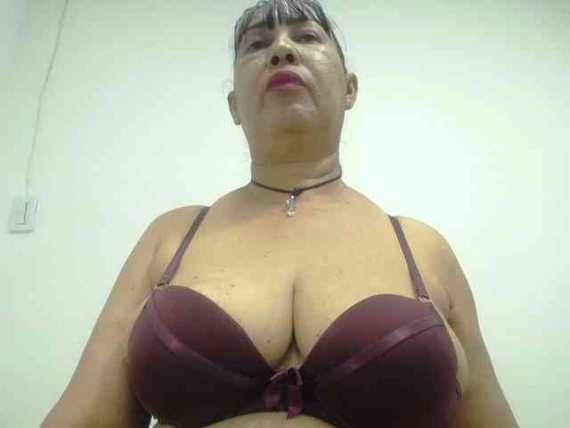 MilfPleasure1 webcam