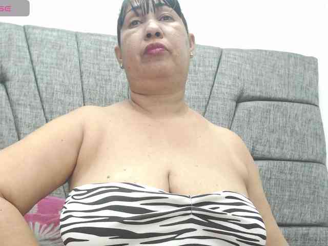 MilfPleasure1 webcam