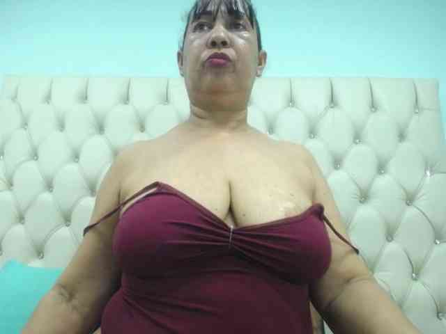 MilfPleasure1 webcam