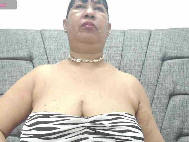 MilfPleasure1 webcam