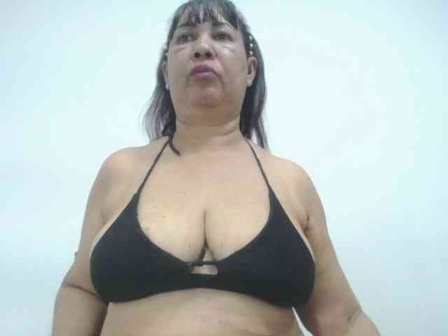 MilfPleasure1 webcam