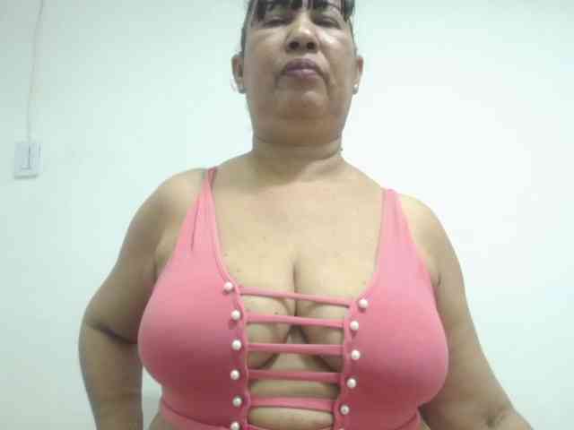 MilfPleasure1 webcam