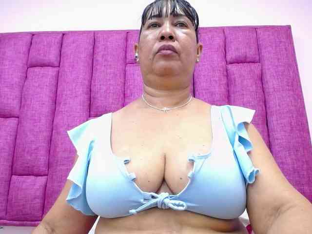 MilfPleasure1 webcam