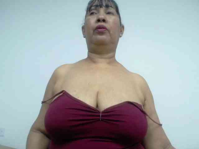 MilfPleasure1 webcam