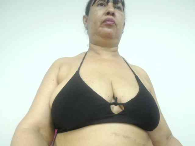 MilfPleasure1 webcam
