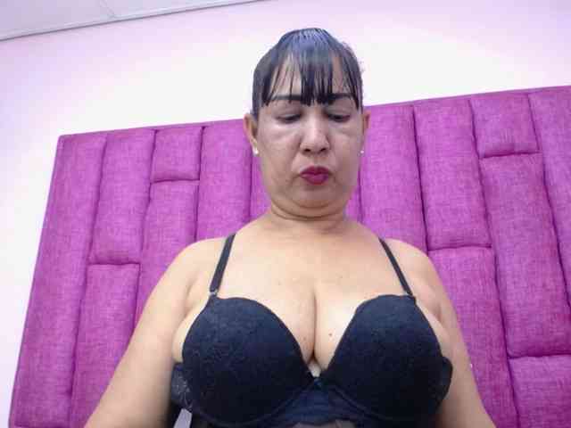 MilfPleasure1 webcam
