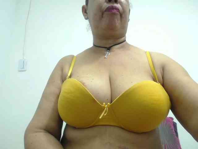 MilfPleasure1 webcam