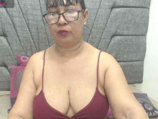 MilfPleasure1 webcam
