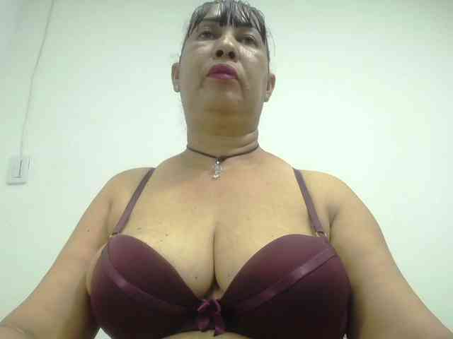 MilfPleasure1 webcam