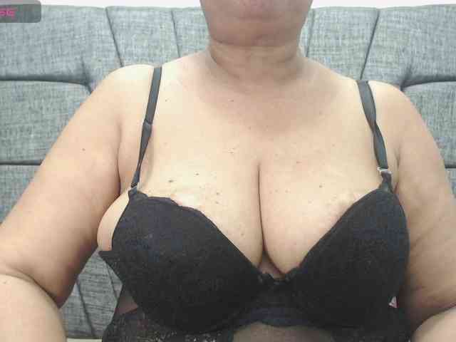 MilfPleasure1 webcam