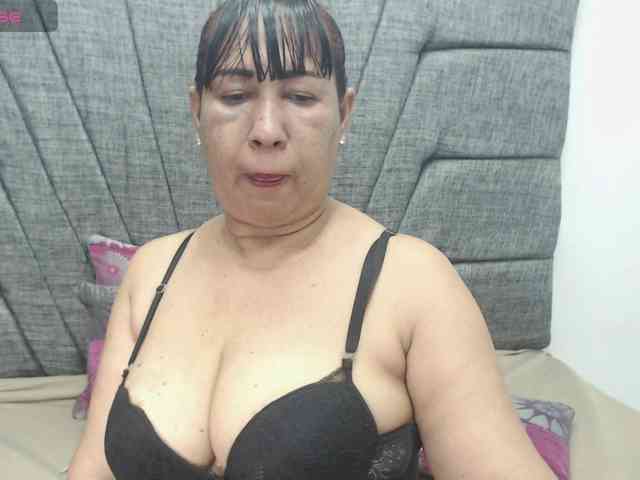 MilfPleasure1 webcam