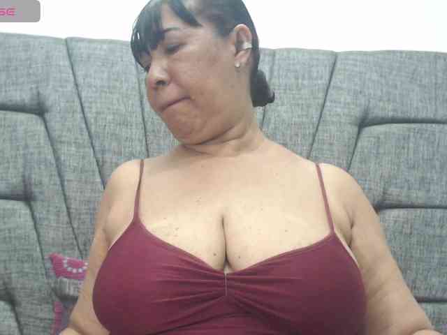 MilfPleasure1 webcam