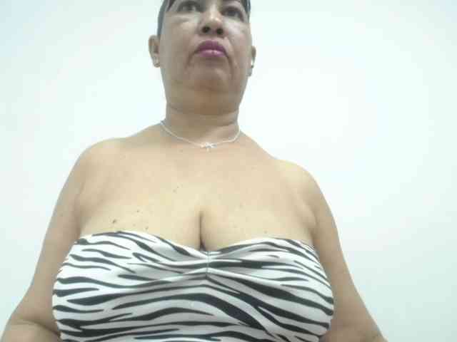MilfPleasure1 webcam