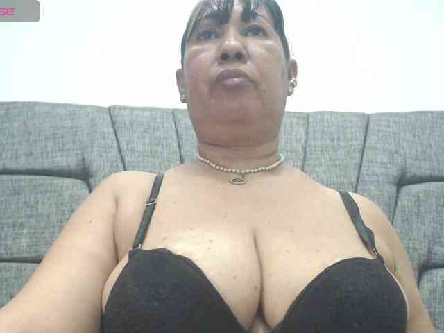 MilfPleasure1 webcam