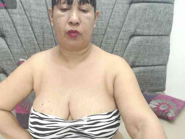 MilfPleasure1 webcam