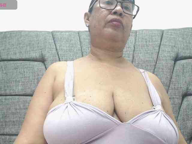 MilfPleasure1 webcam