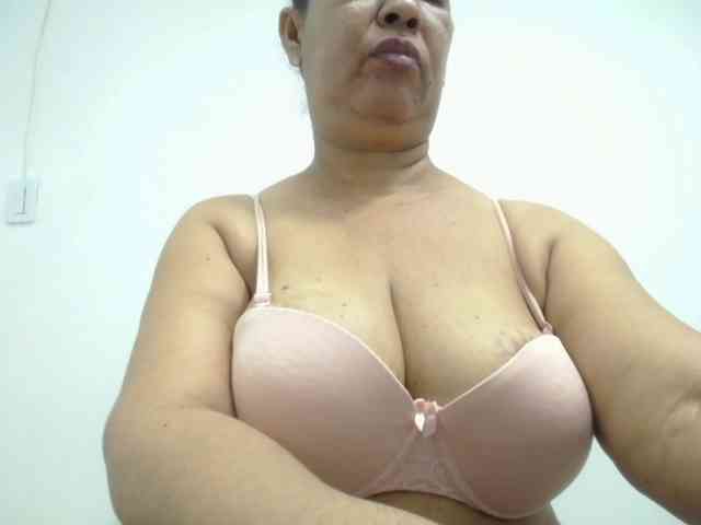 MilfPleasure1 webcam