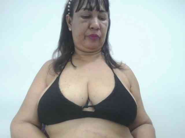 MilfPleasure1 webcam