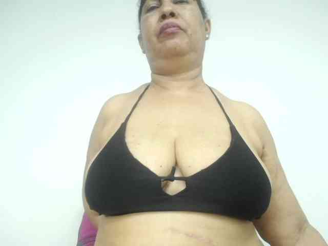 MilfPleasure1 webcam