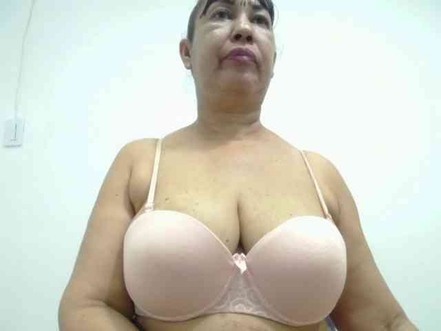 MilfPleasure1 webcam