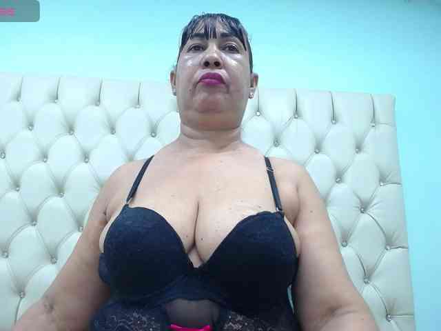 MilfPleasure1 webcam