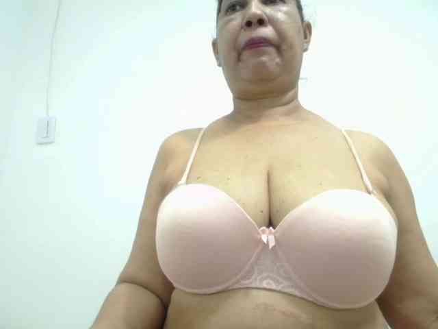 MilfPleasure1 webcam