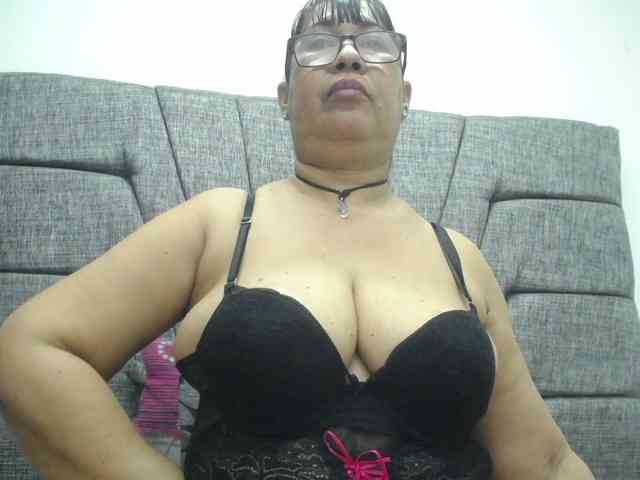 MilfPleasure1 webcam